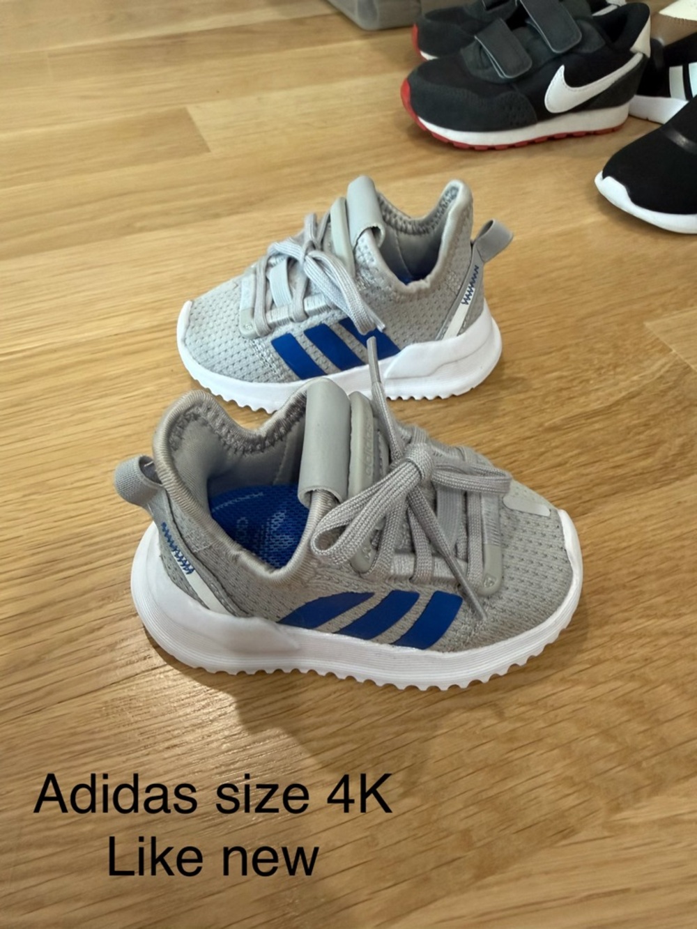 Like new size 4K Adidas sneakers